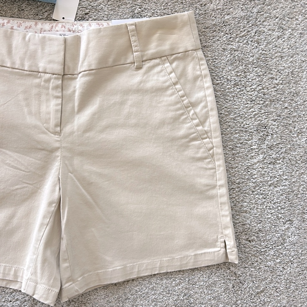 LOFT The Riviera Short in Khaki - Picture 3 of 4